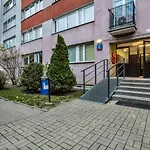 2Br Apt Metro Railwaystation