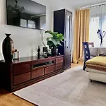Yellow Apartment Airport Galeria Mokotow Netflix