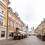 Old Town 5-Bedroom Apartment