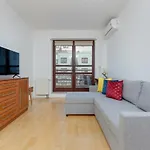 Spacious Apartment Near The Vistula River By Noclegi Renters