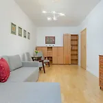 Spacious Apartment Near The Vistula River By Noclegi Renters