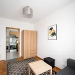 Wierzbno Standard Apartment