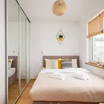 Metro Ursynow Modern Apartment