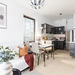 Superapart Bartycka 61