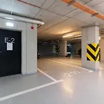 Loft Apartment With Parking In Warsaw By Noclegi Renters