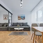 Rentplanet - Apartament Syreny