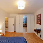Bright And Elegant Apartment In The Green Area!