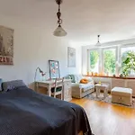 Cozy, Bright, Comfy Studio Next To The Old Town.