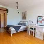 Cozy, Bright, Comfy Studio Next To The Old Town.