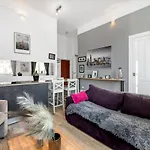 Amazing Apartment On Plac Zamkowy
