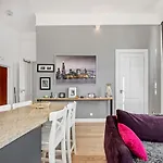 Amazing Apartment On Plac Zamkowy