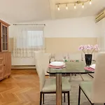Sienna Apartment With Ac In The Center Of Warsaw By Noclegi Renters