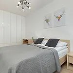 Chlodna Modern Apartment Near The Warsaw Centre By Noclegi Renters