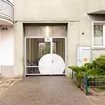 Metro Raclawicka Standard Apartment