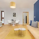 Gold & Blue Cozy Apartment In Warsaw By Noclegi Renters