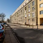 Jonagold Apartment Metro Raclawicka