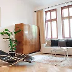 Oomph Vintage 2Br Gem Steps From Politechnika