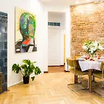 Oomph Vintage 2Br Gem Steps From Politechnika