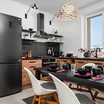 Dobra Apartments Near Pge National Stadium By Sun & Snow
