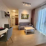 Premium Spire Apartment +Parking