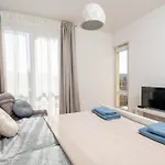 Jonagold Apartment Metro Raclawicka