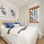 Three-Bedroom Apartment Warsaw Mokotow With Balcony By Noclegi Renters