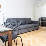 Book A Book - Apartment In The City Center