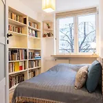 Book A Book - Apartment In The City Center
