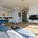 Royal Garden Apartment In Wilanow By Renters Prestige