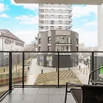 Metro Plocka Cosy Apartment