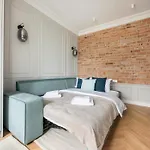 City Centre Modern Studio
