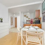 Beautiful & Bright Walowa Apartment With Balcony By Noclegi Renters
