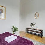 Top Place*Unique Royal Route View*4 Bedrooms*6Beds