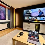 View 3 Fast Wifi 1Gbs 85\'Tv Amazontv Hbo Disney+