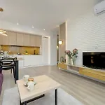 Mokotow Stylish Apartment With Parking & Balcony By Renters Prestige