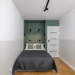 Muranow Modern Apartment With Balcony Ecru Wwa70