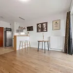Lovely Studio. Good Location.