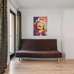 Lovely Studio. Good Location.