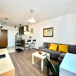 Studio Muranow By Esteum Host