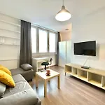 Studio Muranow By Esteum Host