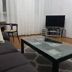 One Bedroom Apartment Next To The Royal Castle In Warsaw By Noclegi Renters
