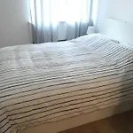 Vibey & Spacious Riverside With Fast Wifi