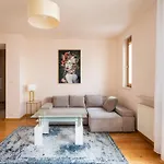 Obrzezna Beige Apartment