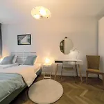 Warsaw Concierge Opera II