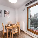 Superapart Okrzei 25