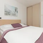 City Center Chmielna 100