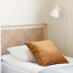 Warszawa Bright 2-Bedroom Apartment By Noclegi Renters