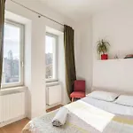 Cozy Flat Near Metro Szwedzka