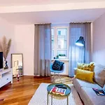Elegant And Cozy In The Amazing Part Of Downtown