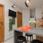 Cozy Three-Bedroom Family Apartment In Warsaw By Noclegi Renters